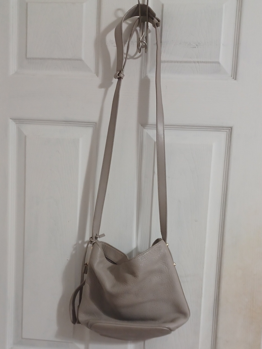 Vince Camuto Hobo7 Light Grey Pebble Neutral Leather Shoulder Bag Gray NWOT - Picture 8 of 10